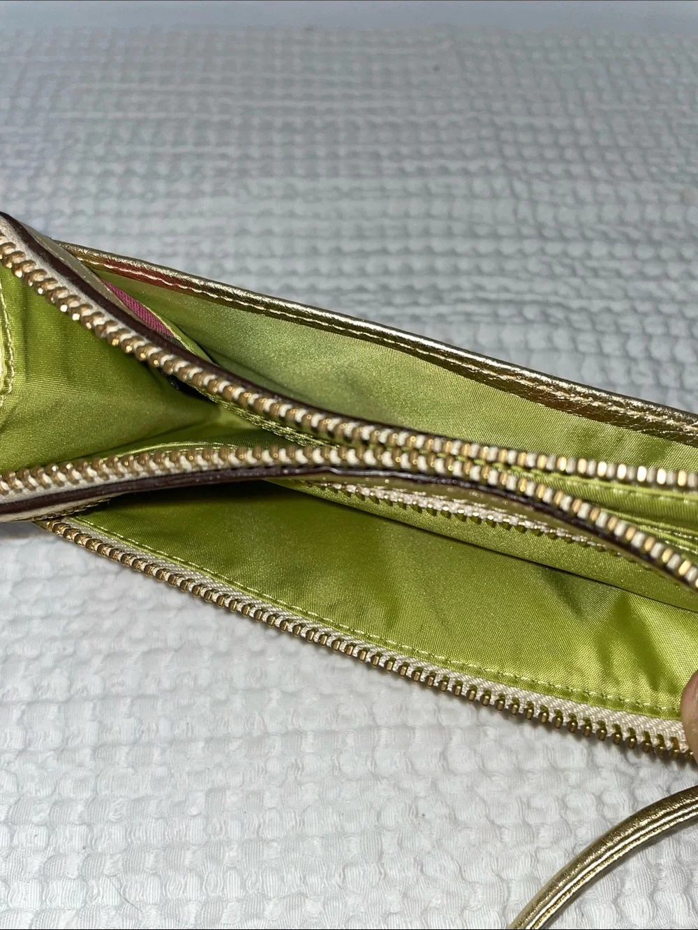 COACH POPPY LEGACY STRIPE WRISTLET FTL-07-039